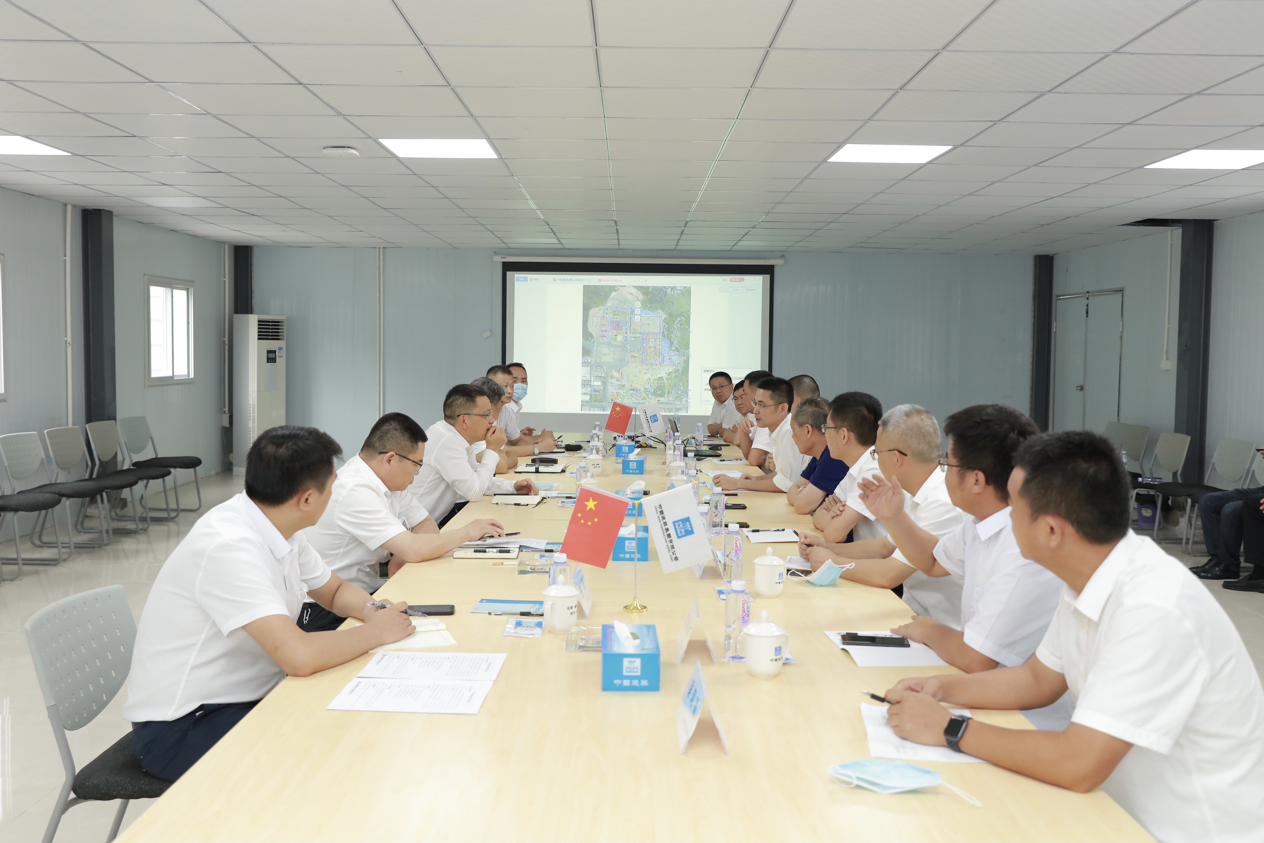 【建设发展总承包公司】20210615【小消息】马义俊一行赴广州华星光电项目检查督导安全生产和疫情防控工作,附图1.jpg 【建设发展总承包公司】20210615【小消息】马义俊一行赴广州华星光电项目检查督导安全生产和疫情防控工作,附图1.jpg