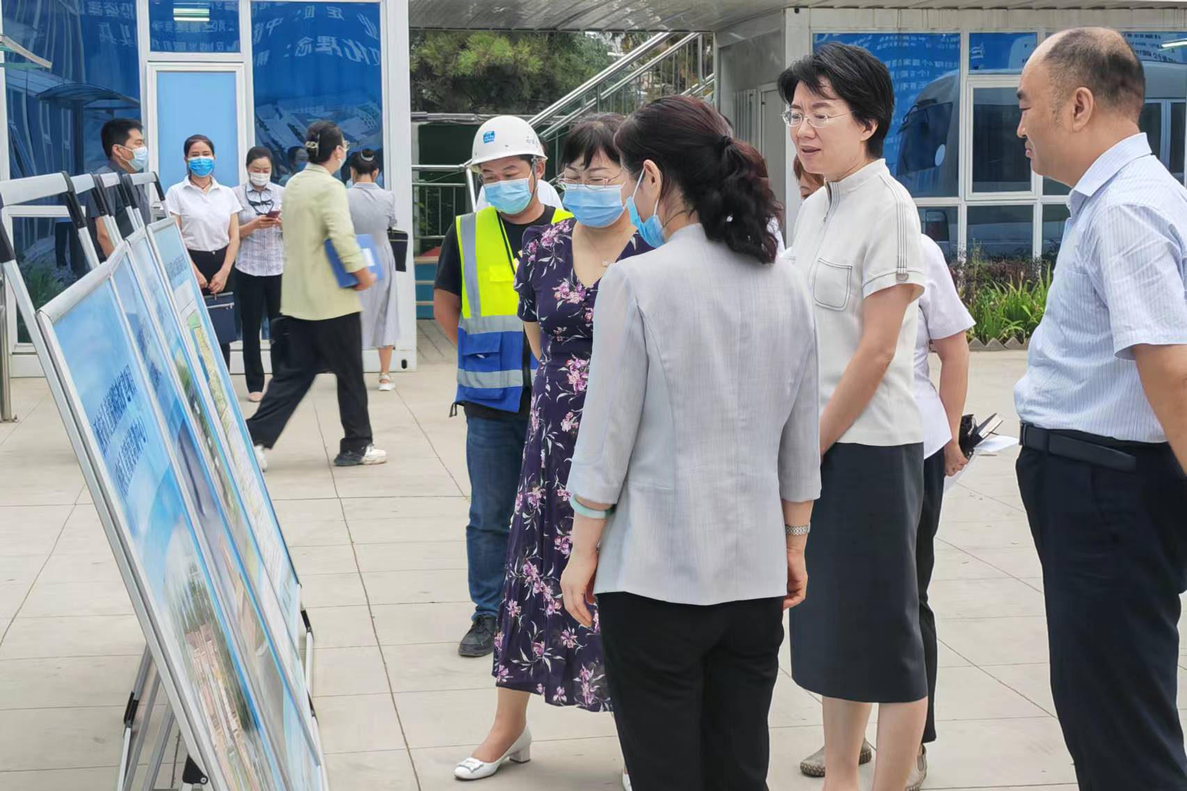 陕西省民政厅党组书记,厅长卫华一行到西安市儿童福利院改扩建项目