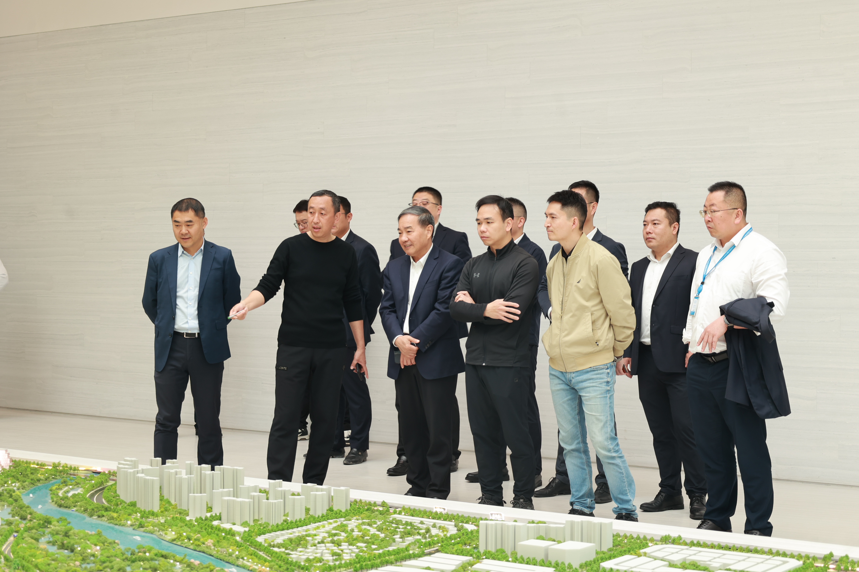 易董调研华润置地顺德澐璟项目、佛山顺德水系公园项目.JPG
