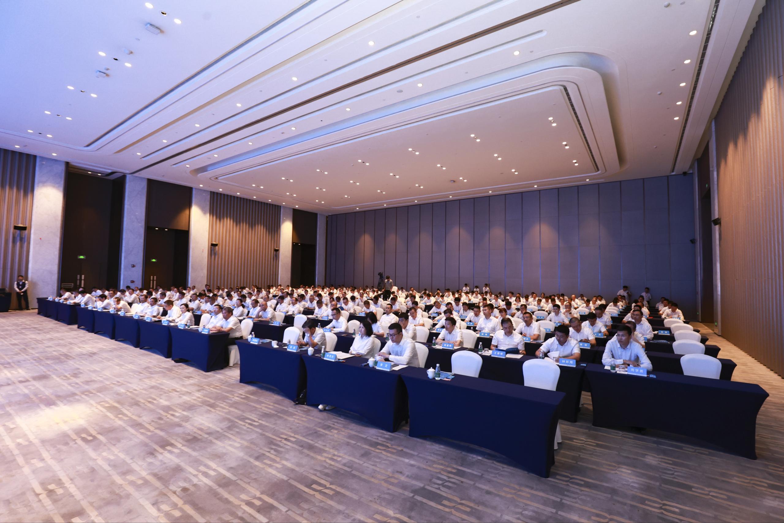 管理论坛用图 (5).jpg