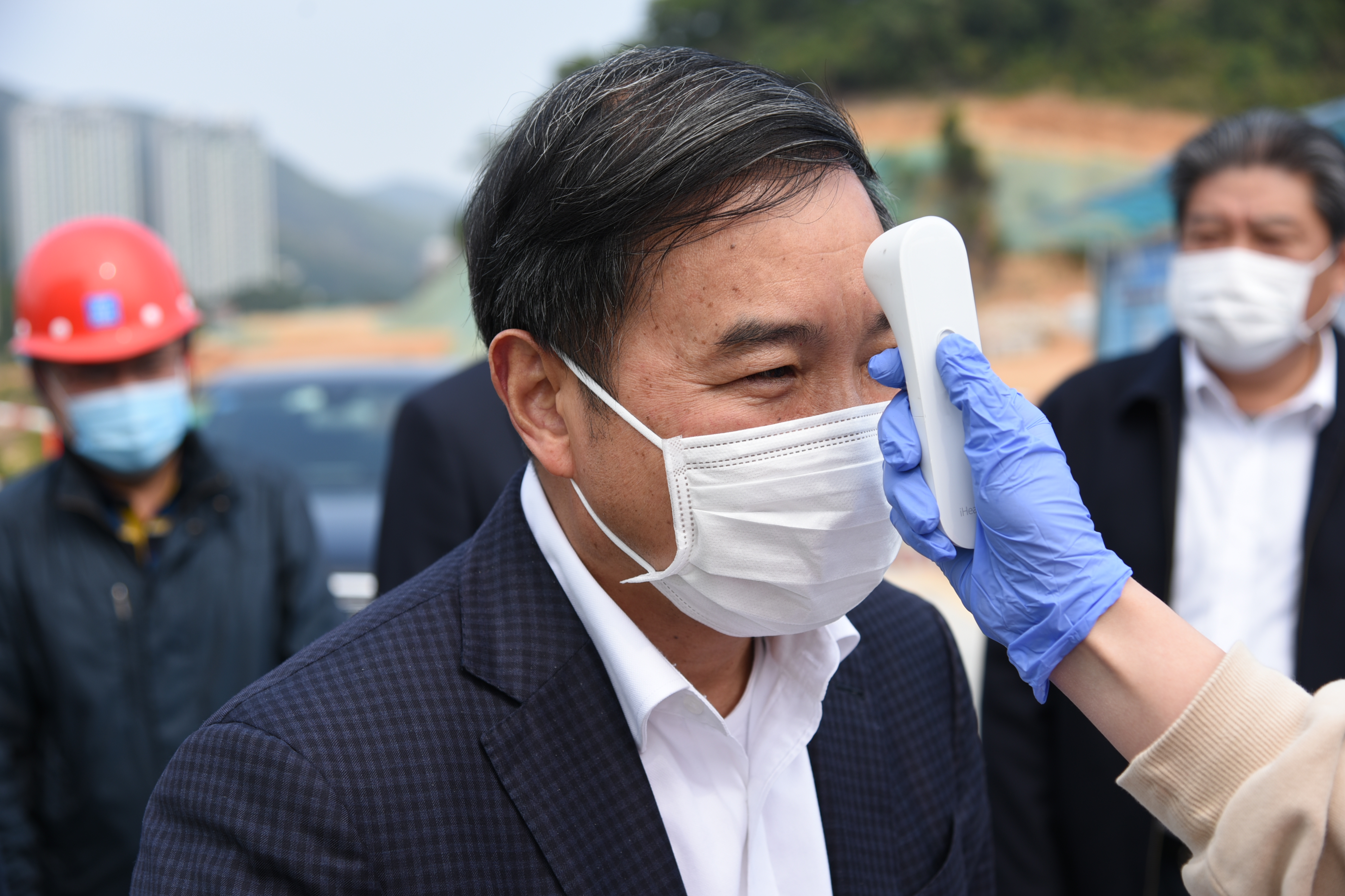 易董测体温 潘世灵.JPG