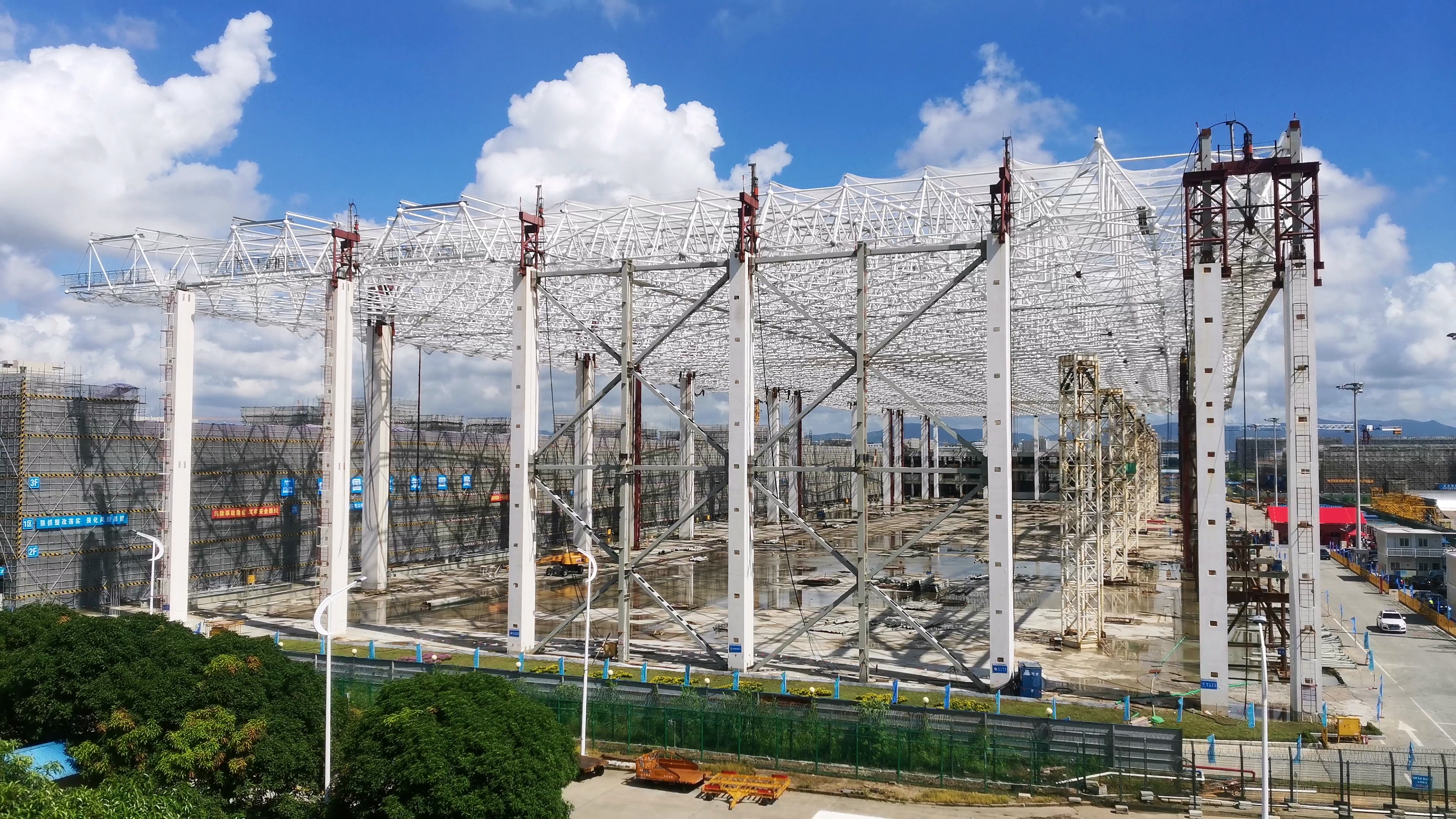 钢结构架图 拍摄者董贝一.jpg 钢结构架图 拍摄者董贝一.jpg