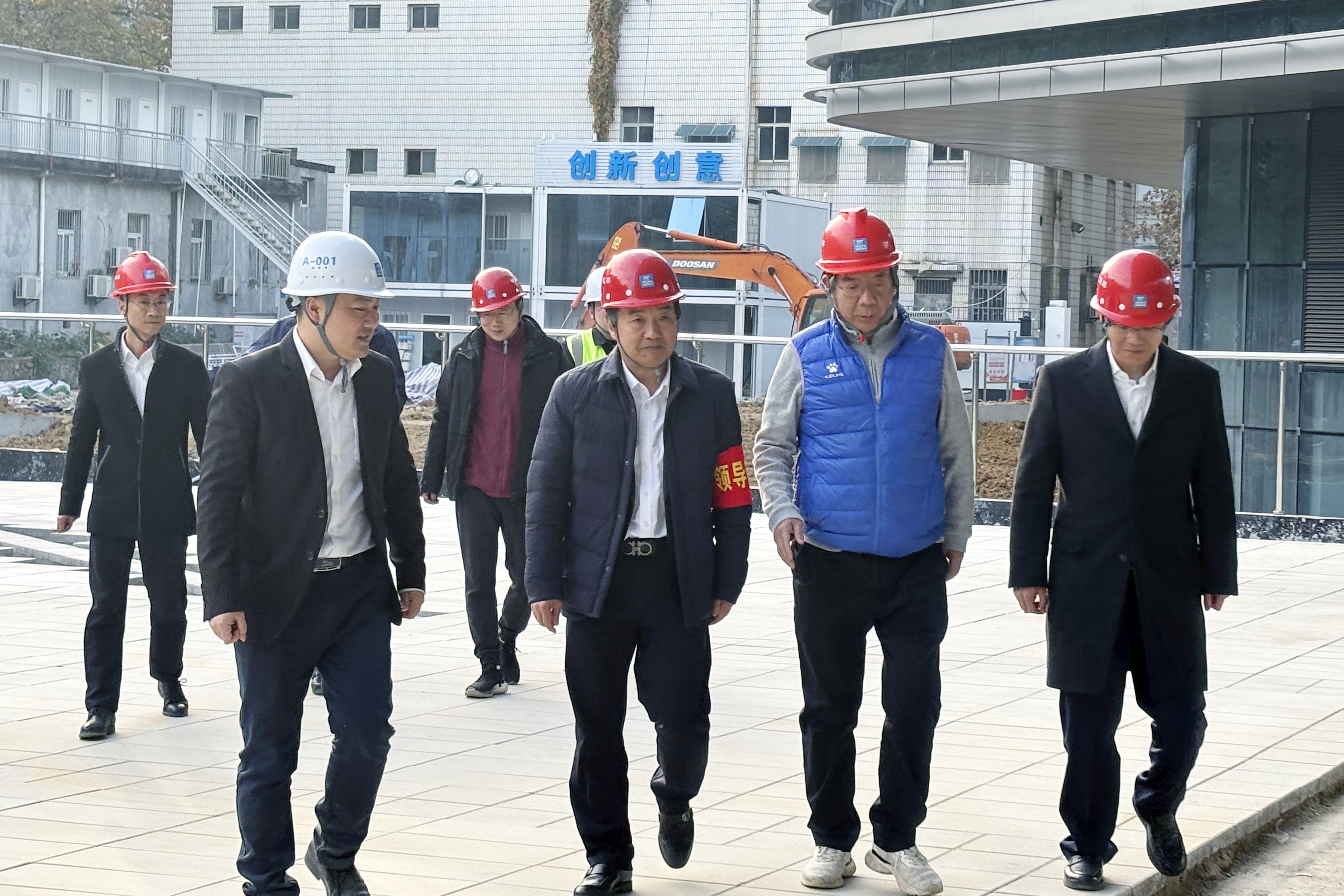 易董带班检查.jpg 易董带班检查.jpg